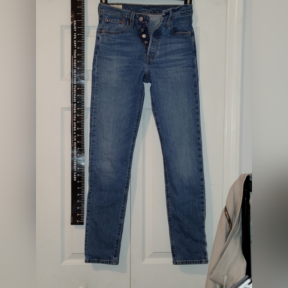 Classic Blue Women's Jeans Levi's 5 Button High Waist Raw Hem New With Tags Nwt - Picture 1 of 12